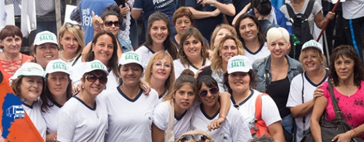 Afiliadas camioneras participaron de la multitudinaria marcha del #8M