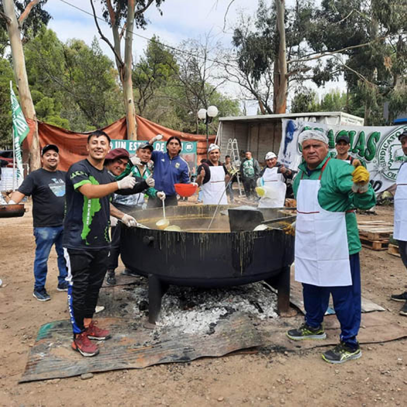 Comodoro: Camioneros entregó más de 2000 porciones de locro